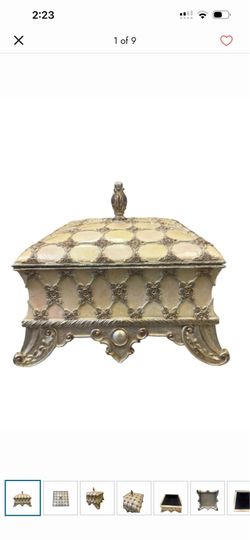 Vintage -style jewelry box and keepsake chest featuring a distinctive quilted or diamond-lattice - 25 pounds 14x14x13