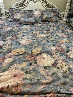 Queen Comforter Set