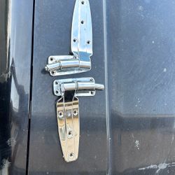Crome Hinge 