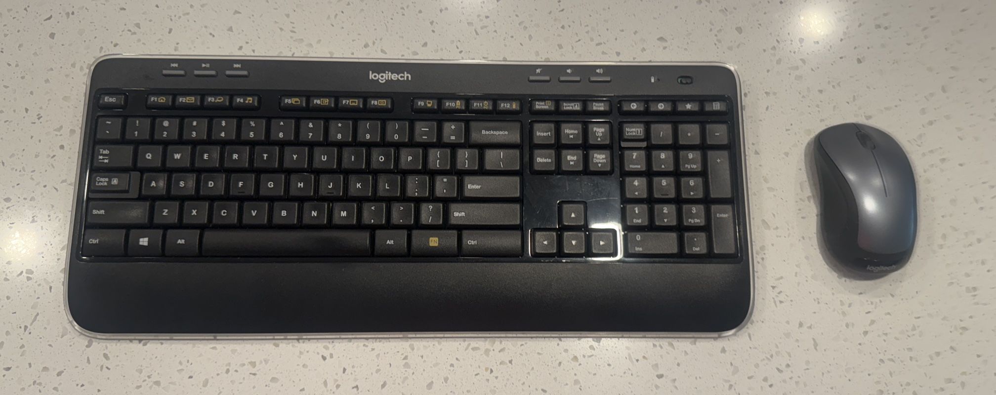 Logitech MK520 Wireless Keyboard and Mouse Combo - Black/Grey