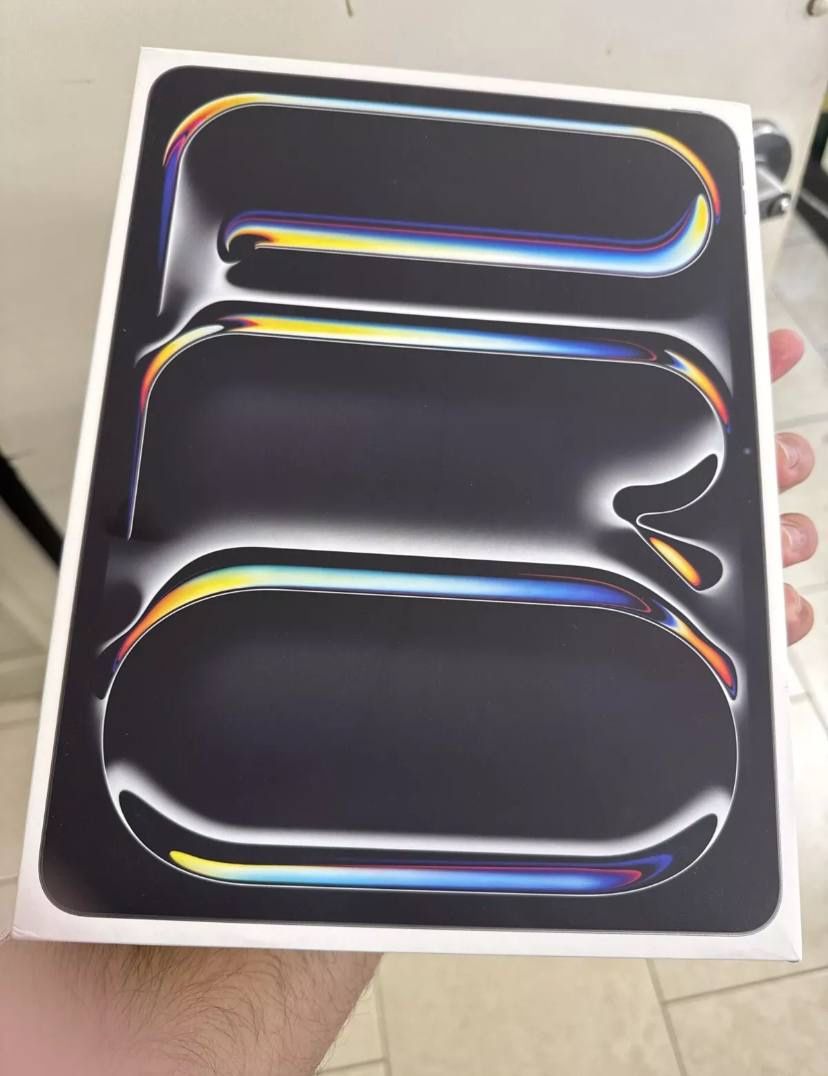 Apple iPad Pro 13”. M4 256GB Unlocked 