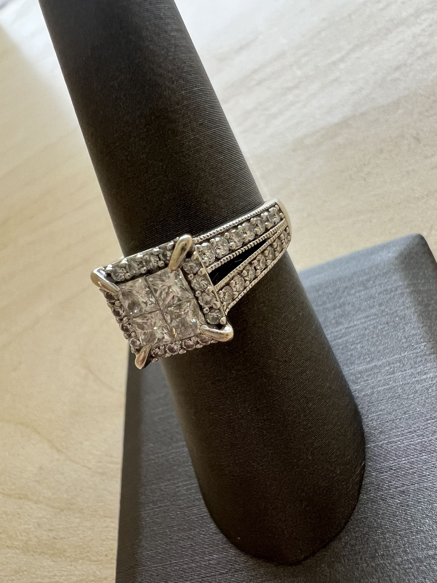 14k Diamond Engagment Ring 