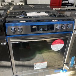 Frigidaire Gallery Black Stainless Slide In Stove Gas 