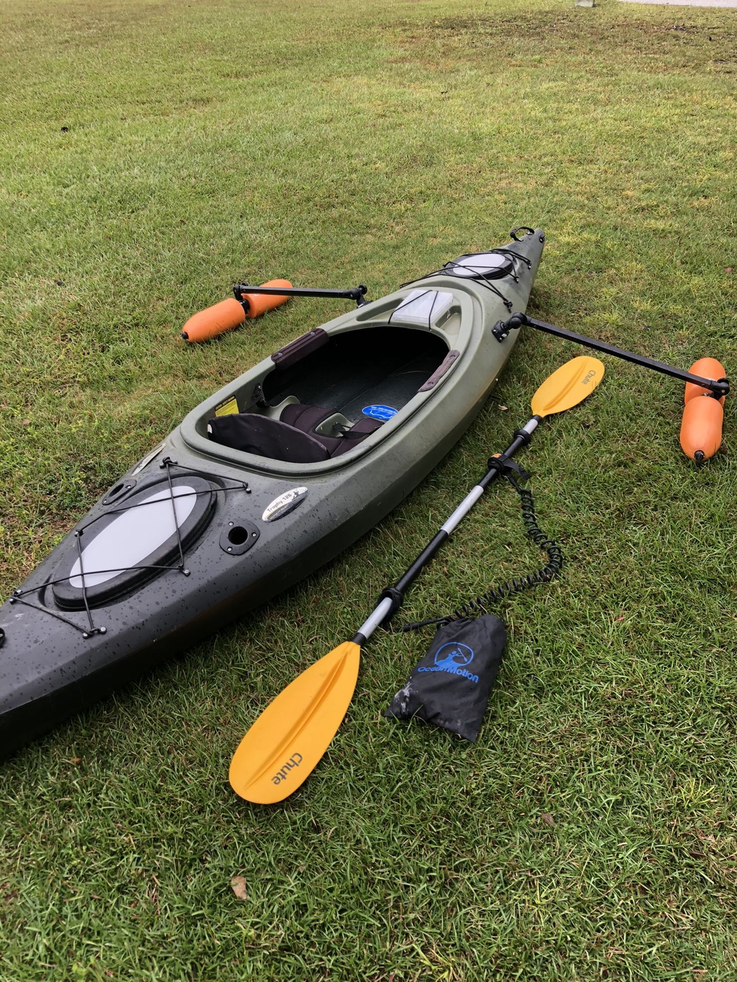 Like new future beach trophy 126 kayak with accessories for Sale in
