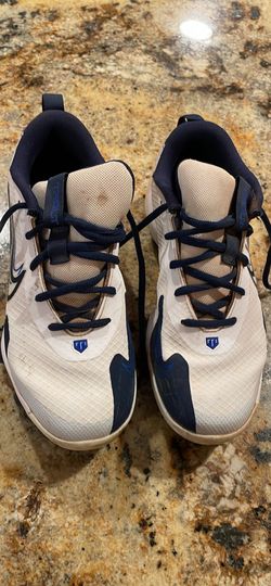 Used baseball youth mike trout baseball cleats size 5y white and blue