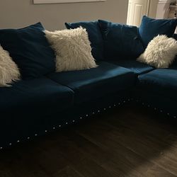 Sectional Couch (pillows included)