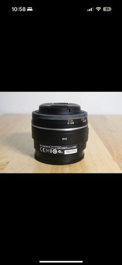 Sony DT 30mm f2.8 Macro SAM Lens SAL30M28