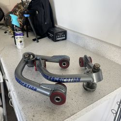 Upper Control Arms 