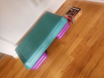 “The Step" Aerobic Exercise platform w/Risers+ DVD