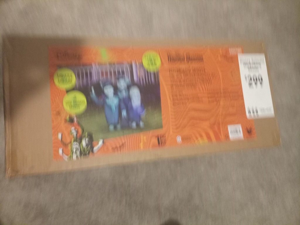 Disney Haunted Mansion Hitchhiking Ghost 