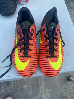 Tenis de futbol size 3.5 usa
