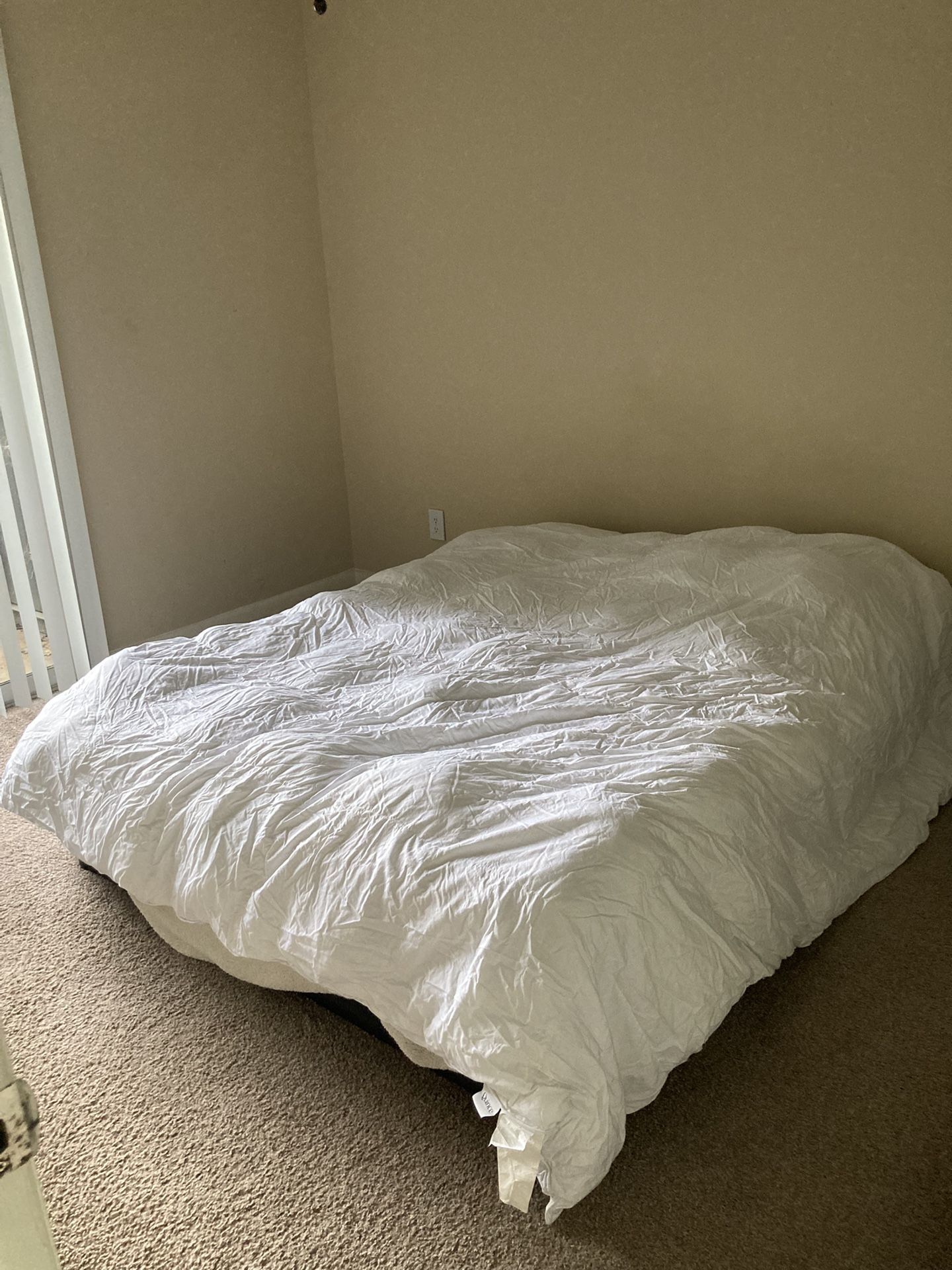 Quince Premium Down Alternative Comforter