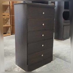 Five drawers dresser with rails