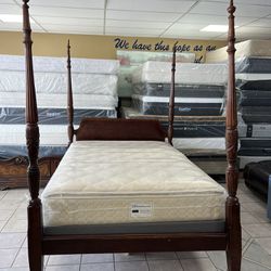 Queen Size Bed Mattress, And Boxspring Included🚨🚨 Free Delivery🚨🚨