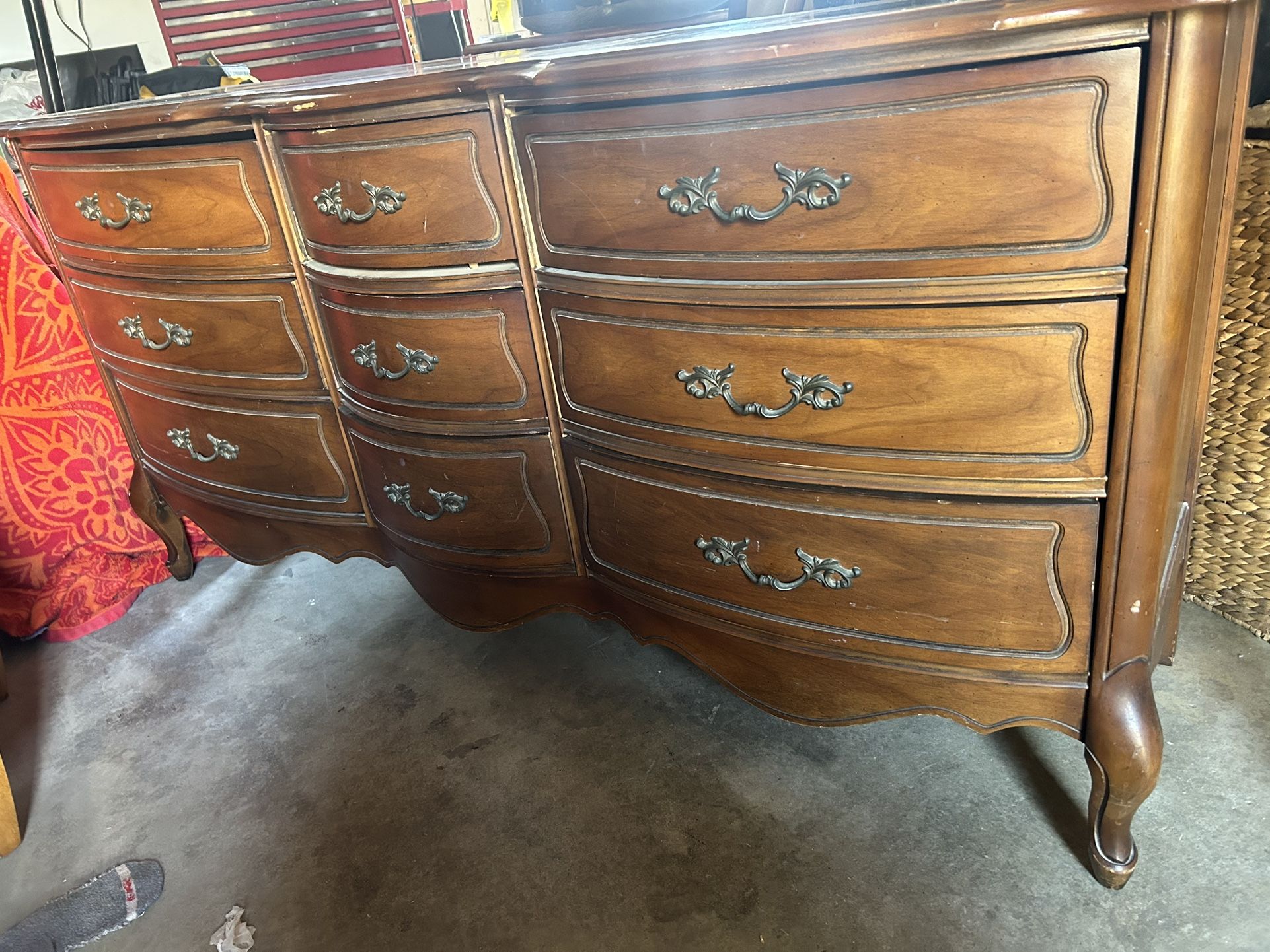 Vintage 9 Drawers Dresser & One Night Stand 