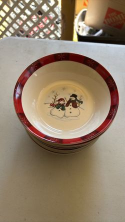 8 Christmas Bowls