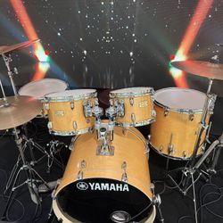 Yamaha Acoustic Drum Set – Great Condition – Full Kit
