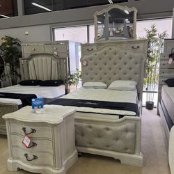 A. White Queen Uph. Bed, Dresser, Mirror, Nightstand / 4-piece Set 