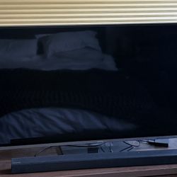50 Inch Samsung Smart TV with Samsung Soundbar and Sub Woofer, Tv model number UN50JU7100F