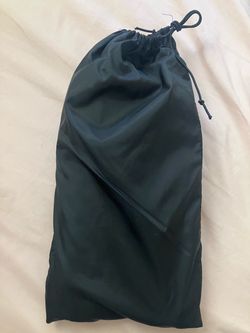 Yeezy pods black
