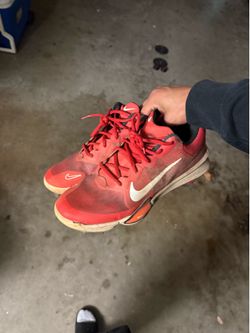Nike metal baseball cleats
