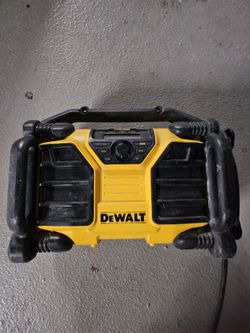 Dewalt
12V/20V MAX* Worksite Charger Radio