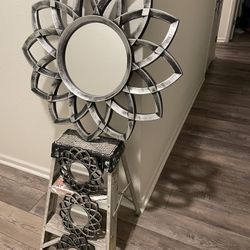 1 Large Design Mirror 30x30 & 3 Small Mirrors 10x10