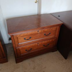 Solid Wood Dresser With Keys