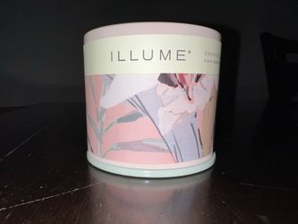 Illume Luxury Coconut Milk Mango Candle, 11.8oz - NEW
