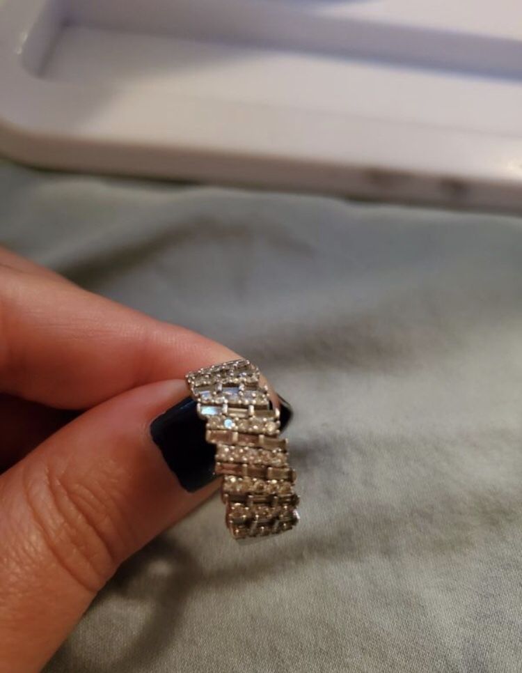 Baguette diamond ring