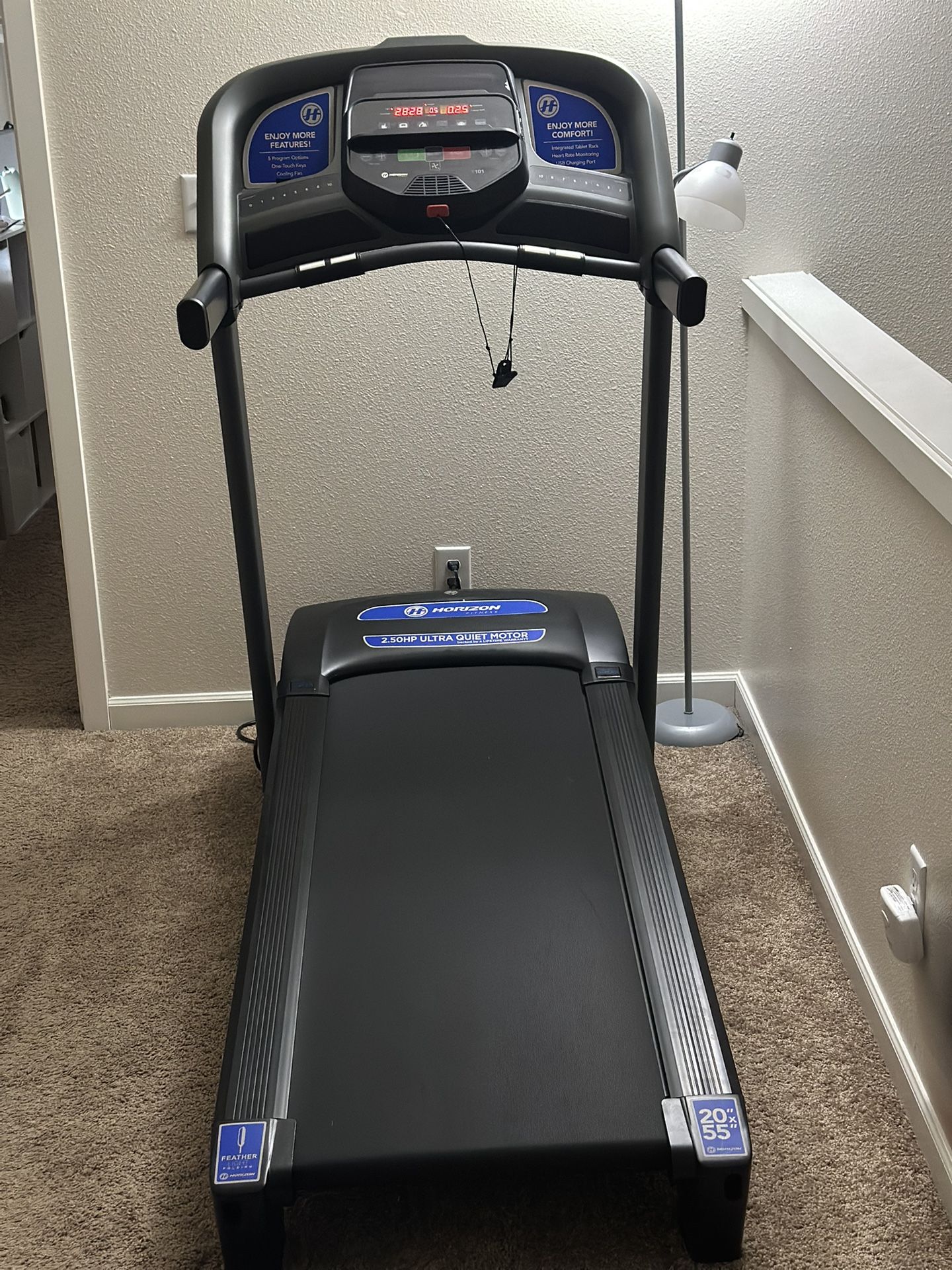 HARDLY USED, MINT CONDITIONED Horizon Treadmill For $350!!