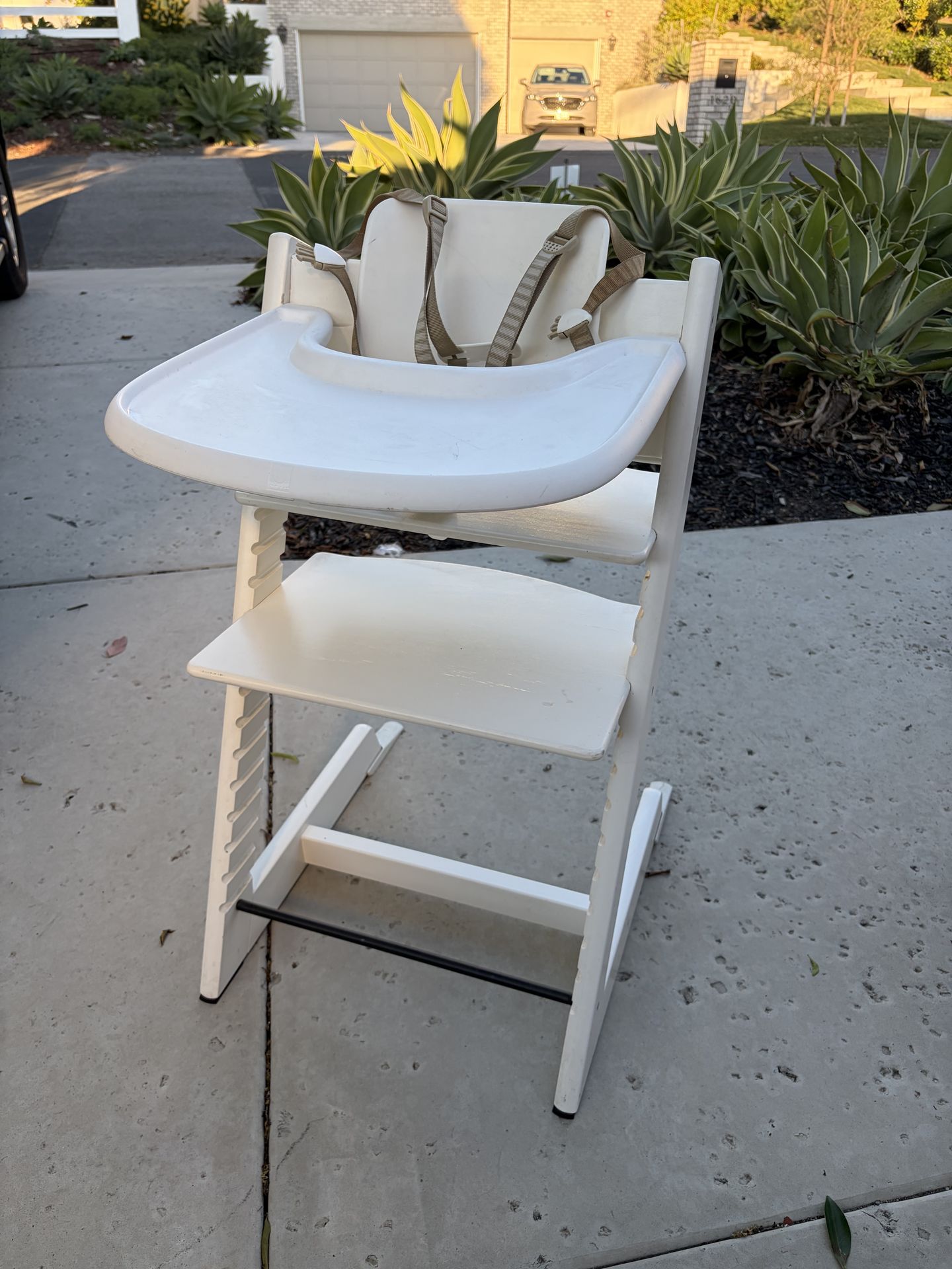 High chair - white