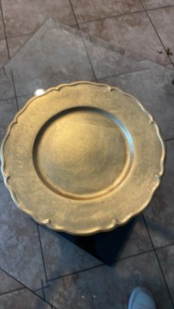 12 Decorative Plates