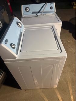 Matching  Whirpool Washer/Dryer Set