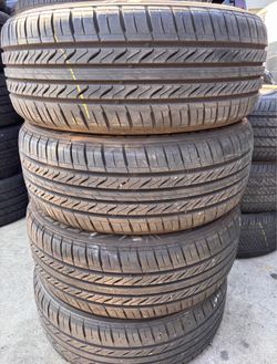 Vendo set de llantas 215/55r17 sentury en perfectas condiciones de vida