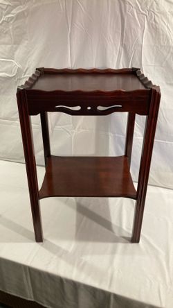 End table/side table/accent table