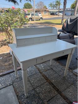 Free desk for pick up
