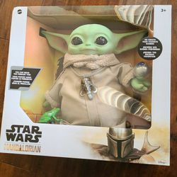 Brand New Star Wars Baby Yoda . 4 Accessories And 1 Pendent