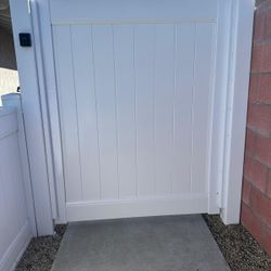  Gates Vinyl Fence 