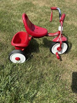 Radio Flyer Fold 2 Go Trike with Bucket