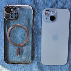 Iphone 15 • White • Unlocked 🔓 • 128 GB • Mint (Price Firm)