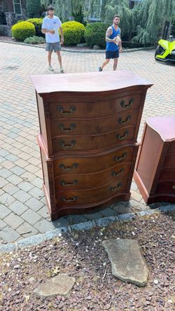 2 dressers