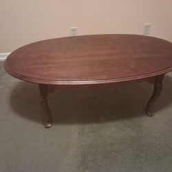 Coffee Table - Lane - Queen Anne Style - Hardwood 