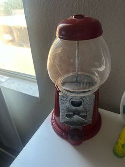 Gumball dispenser
