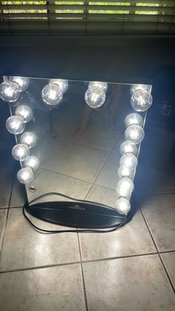 Mirror With Lights