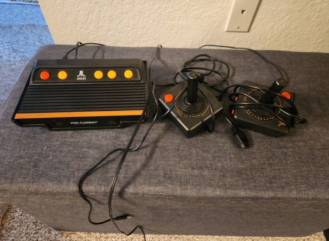 KICKING IT OLD SCOOL PACKAGE ATARI FLASHBACK 9 CLASSIC CONSOLE & MINI ARCADE W/ RETRO GAMES