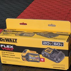 Brand New DEWALT FLEXVOLT 20V/60V MAX Lithium- lon 6.0Ah Battery Pack with 6 Amp Output Charger