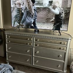 Dresser And Chest Drawer