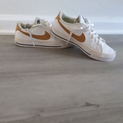 Nike Women's Shoes, Size 8, BASICALLY NEW WORN TWICE 