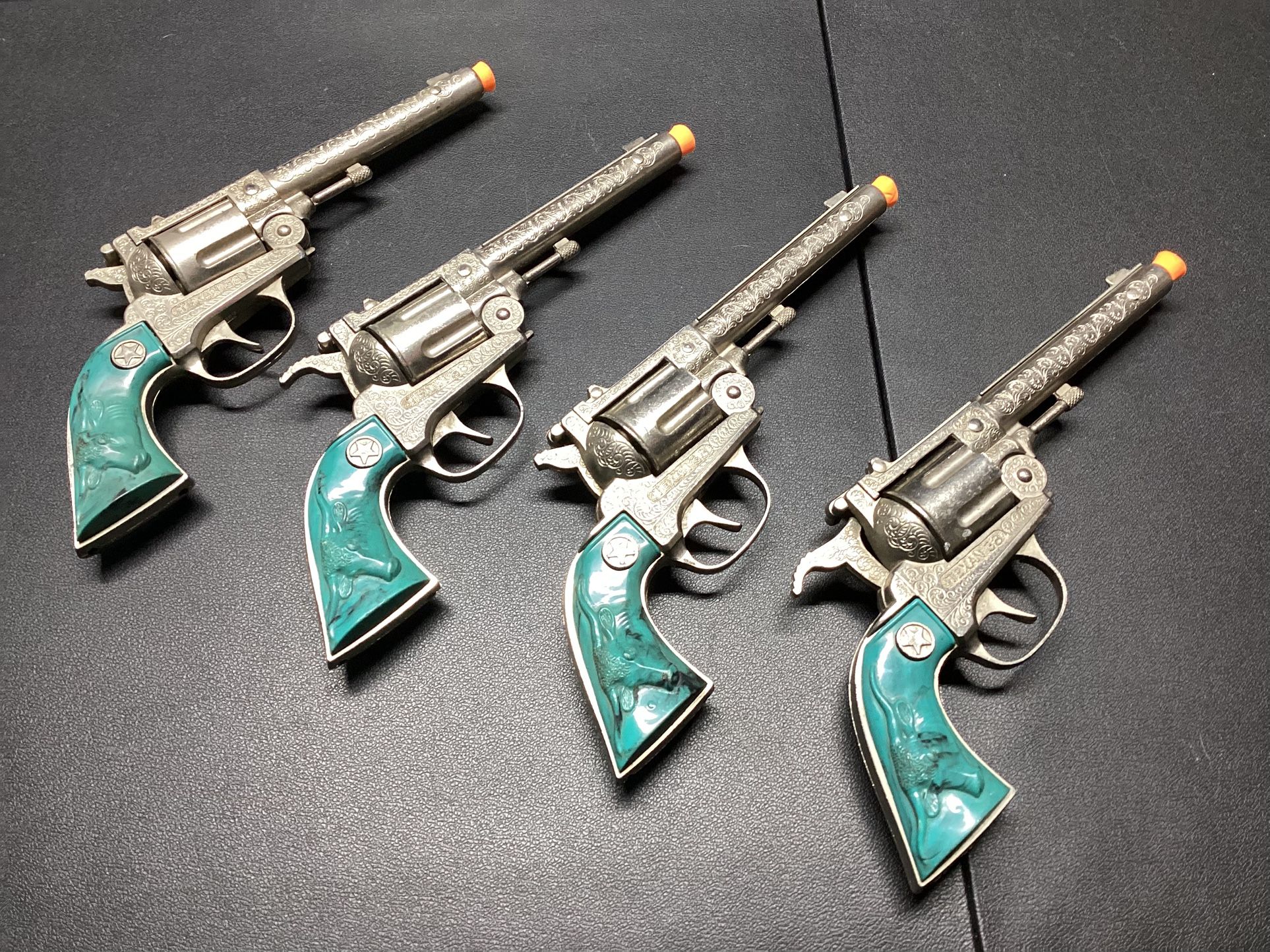 Rare Vintage 1955 Turquoise Blue Hubley Texan .38 Holster Set of 4 TOY CAP GUNS
